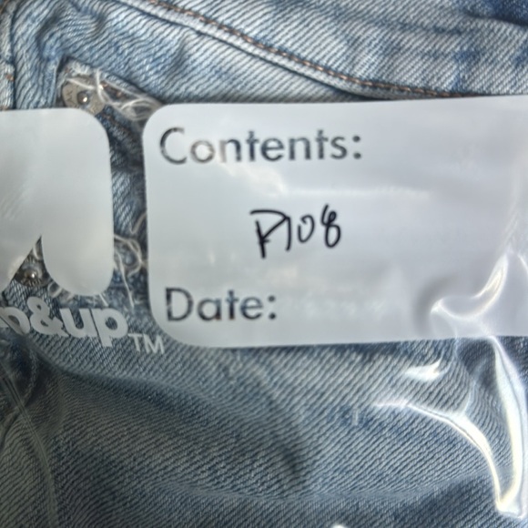 American Eagle Mom Jeans Light Wash Destroyed Size 6 SHORT - Picture 5 of 5